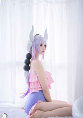年轻漂亮的女邻居2_1080天堂在线